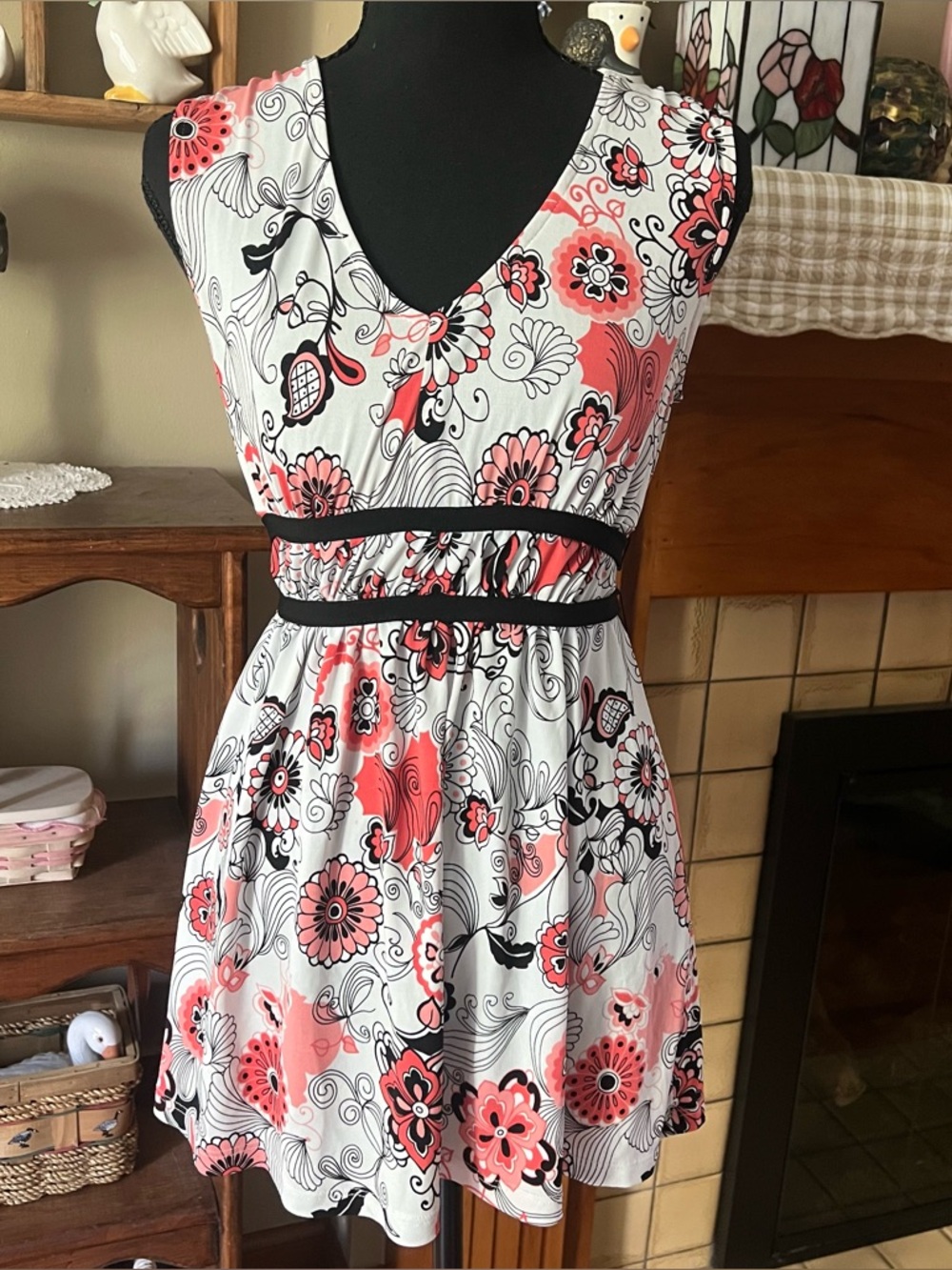 Y2K Floral Babydoll V-Neck Tank in Coral, Black & White with Ties